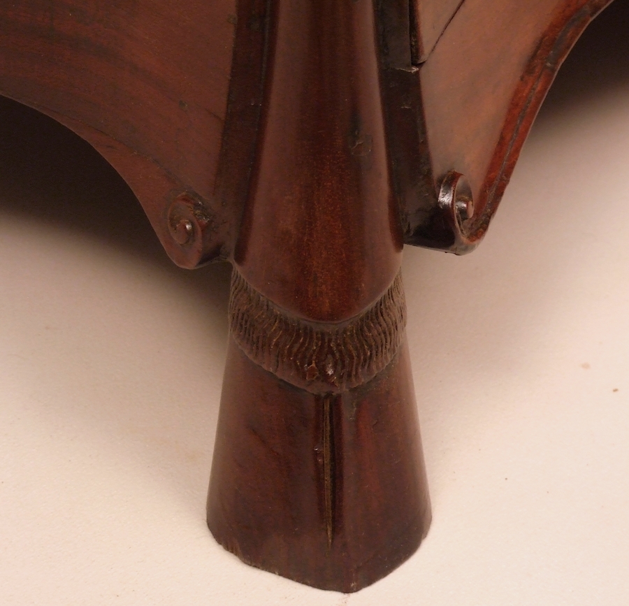 sabot de bouc de commode malouine